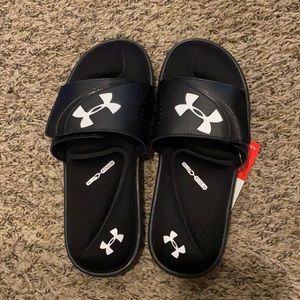 black under armor slides!!